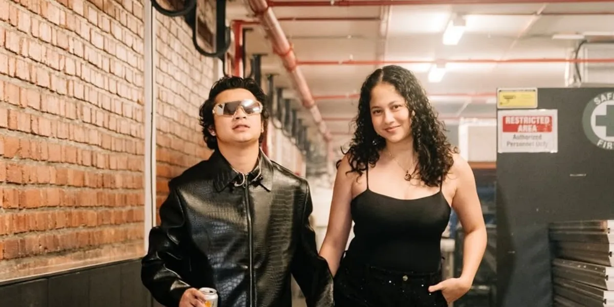 Bastian Steel and Sitha Marino 5th Anniversary, Remain Close and Affectionate