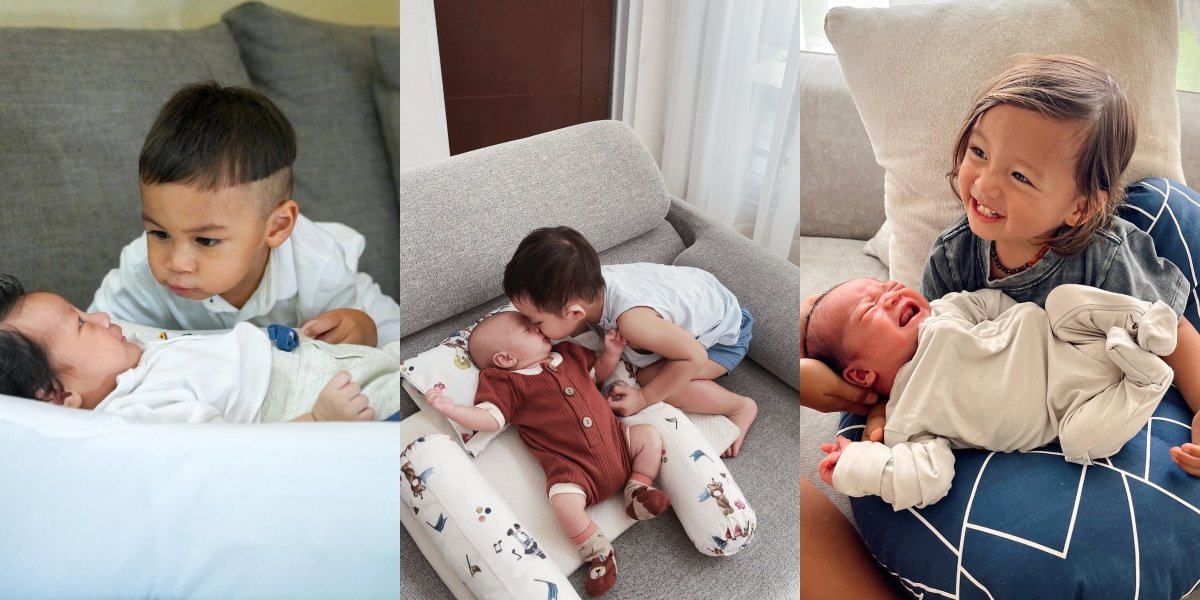 Taking Care of Babies, 10 Photos of Celebrity Children with Close Age Gaps - Siblings Feel Like Friends