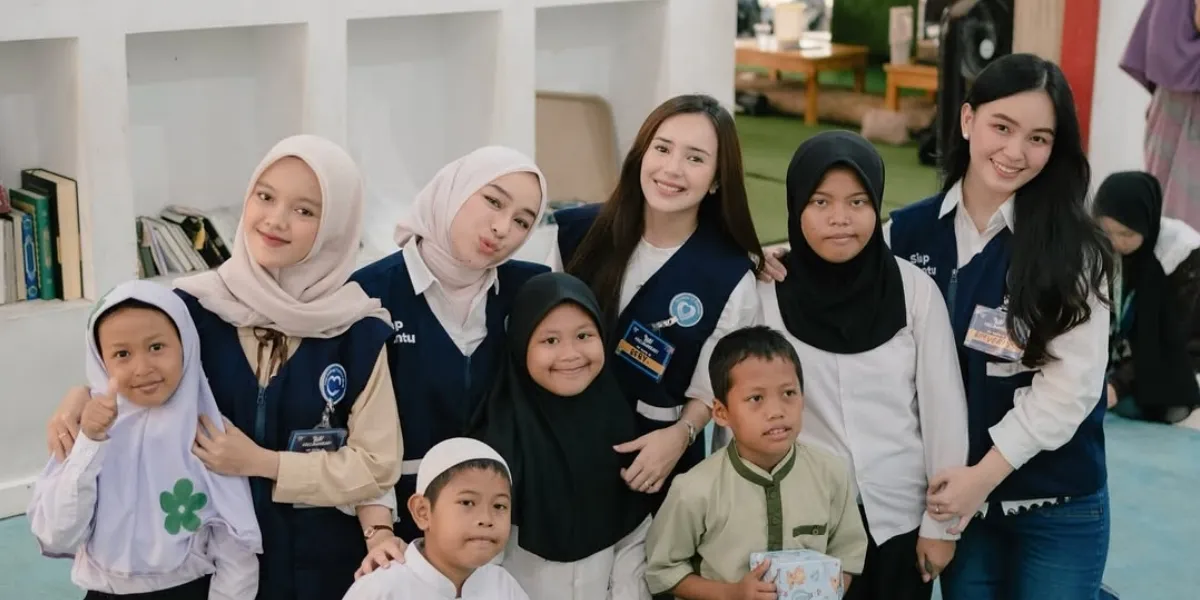 Beby Tsabina's Happiness Celebrates Birthday at an Orphanage, Invites Two Friends