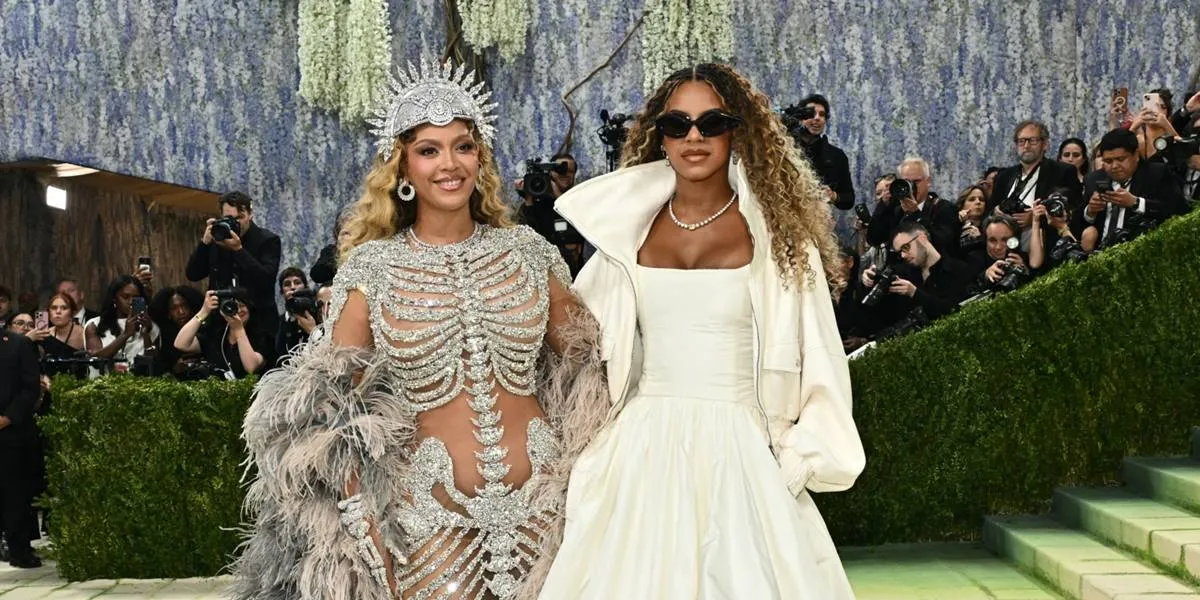 Beyonce in a Diamond Frame Dress at Met Gala 2026, Blue Ivy's Height Becomes the Spotlight