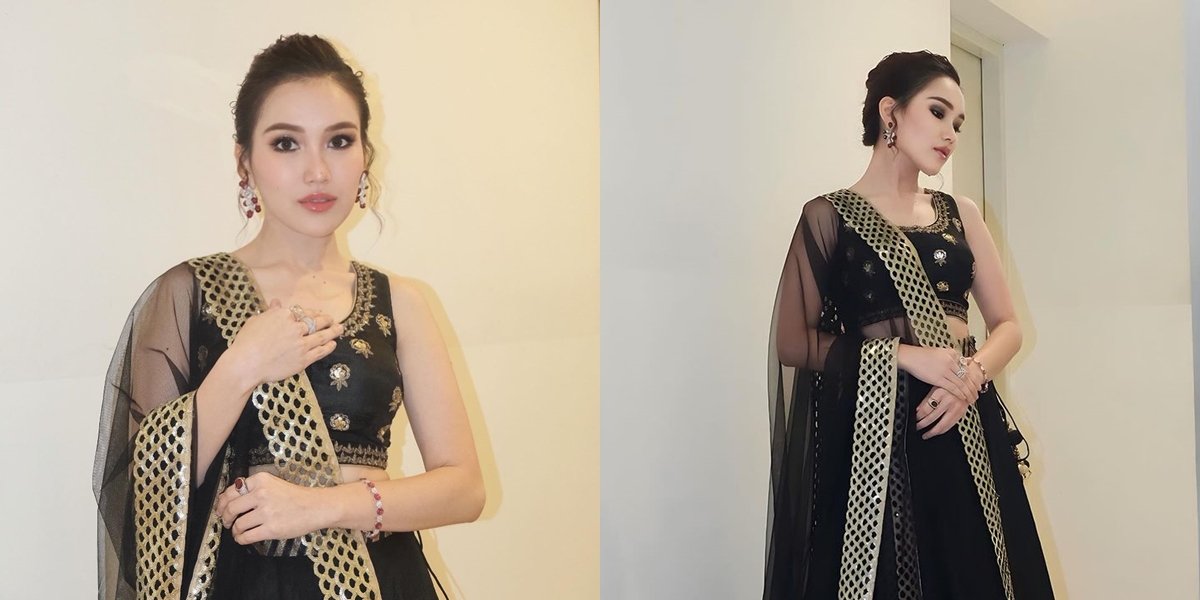 Usually Appear Like Korea, Here Are 8 Pictures of Ayu Ting Ting Wearing Black Sari Like an Indian Girl - Said to be Far More Elegant