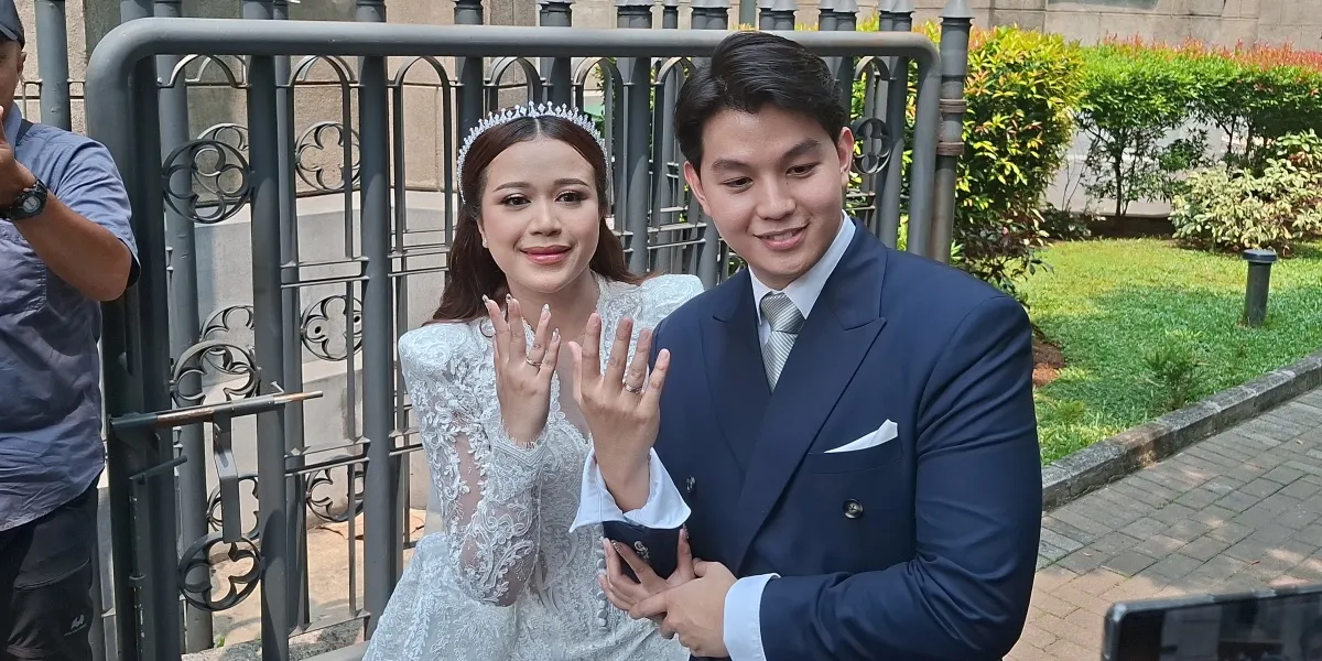 Brisia Jodie & Jonathan Alden Realize 'Dream Wedding' Without Burden