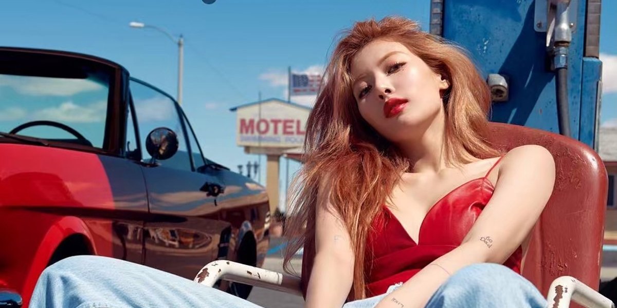 HyunA Looks Beautiful as a Model for Vogue Korea