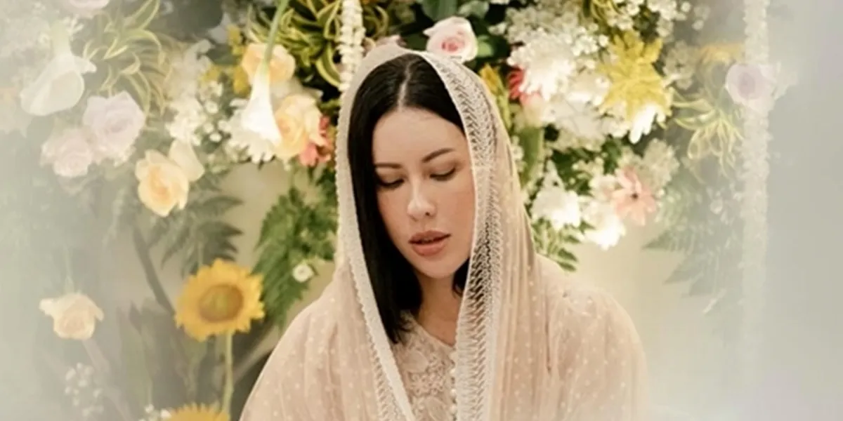 The Beauty of Patricia Schuldtz at the Pre-Wedding Ceremony with Darma Mangkuluhur
