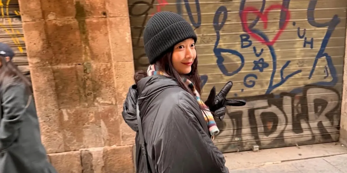 The Beauty of Shin Min Ah During Her Honeymoon, Kim Woo Bin Understands the Function of the Rear Camera