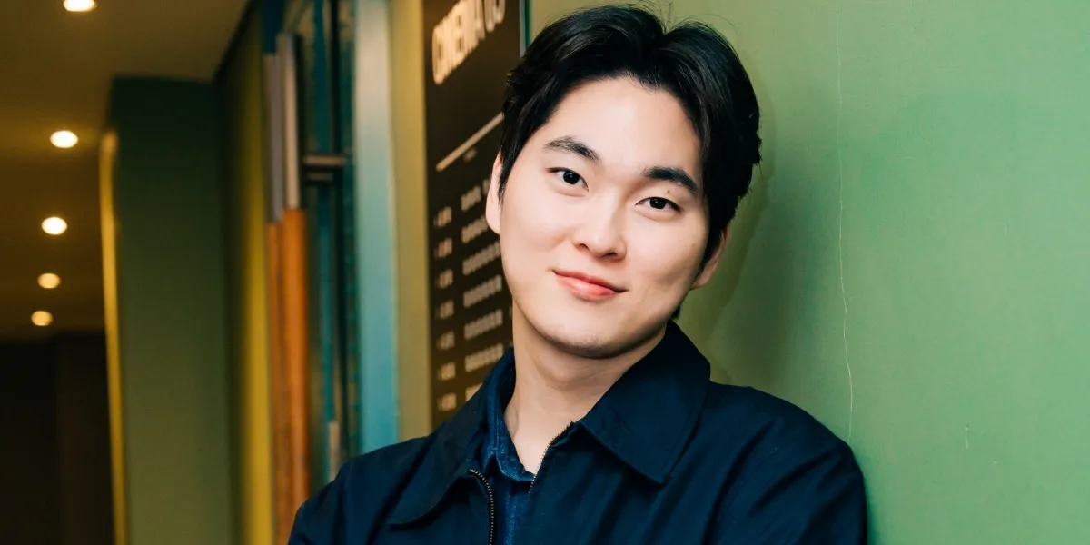 Kim Geba's Unique Way of Immersing in the Role of Doctor Park, Intentionally Listening to K-Drama Songs to Bring Out the 'Oppa' Aura!