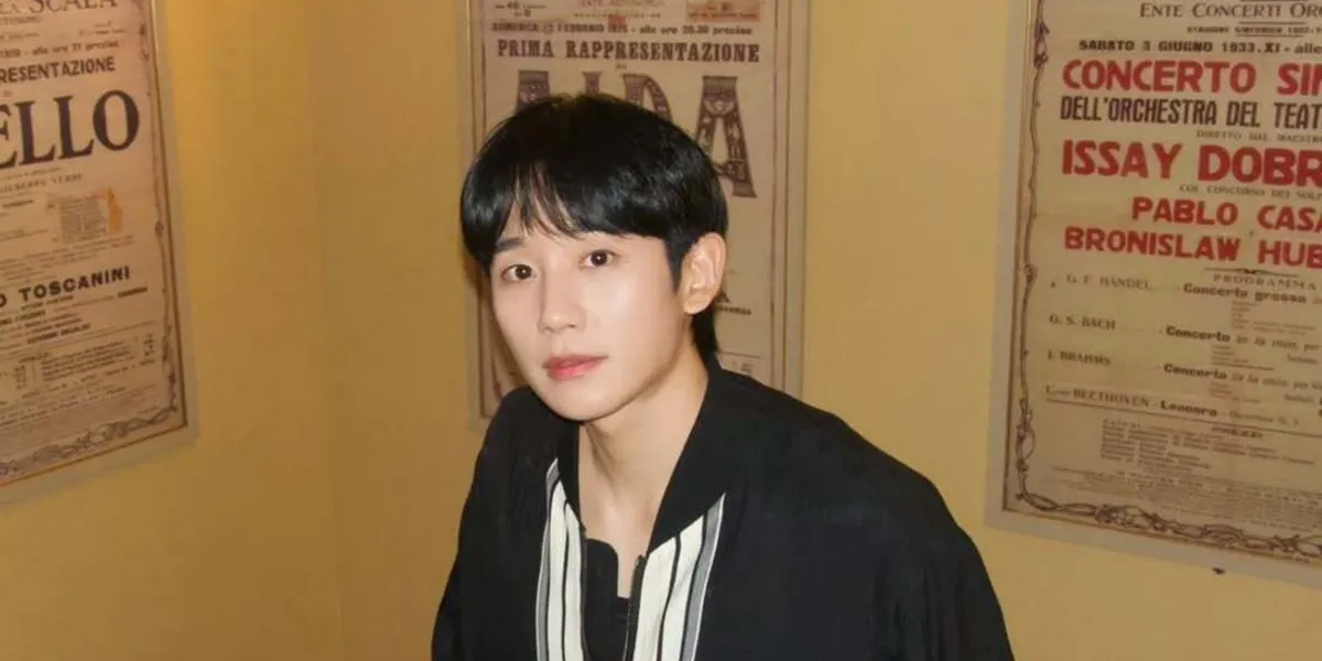 A List of Korean Actors Who Almost Had Different Careers Before Becoming Famous