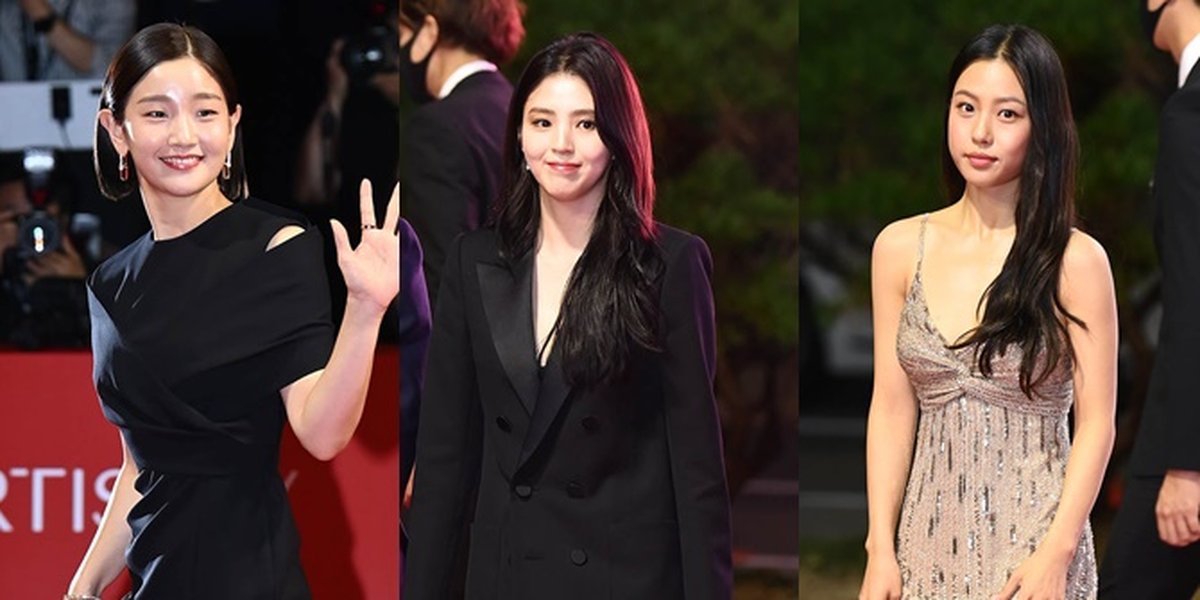 Lineup of Top Korean Actresses on the Red Carpet of the '26th Busan International Film Festival', Some Show Off Tattooed Backs and Wear High-Slit Dresses