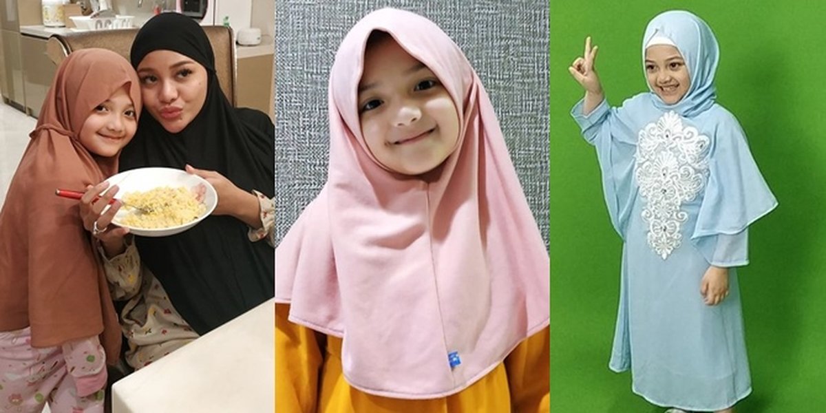 Series of Photos of Arsy Hermansyah Wearing Hijab, Looking Sweeter and Adorable Like a Living Doll!