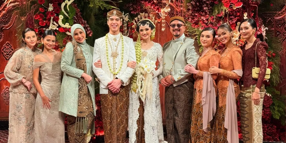 Deswita Maharani Touched as Syifa Hadju is Finally Engaged to El Rumi: This is a Gift from the Struggle