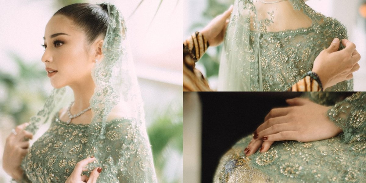 Detail Appearance of Nikita Willy at the Engagement Event, Wearing Embellished Gold Pearl Kebaya and Kerudung - Padang Songket Fabric