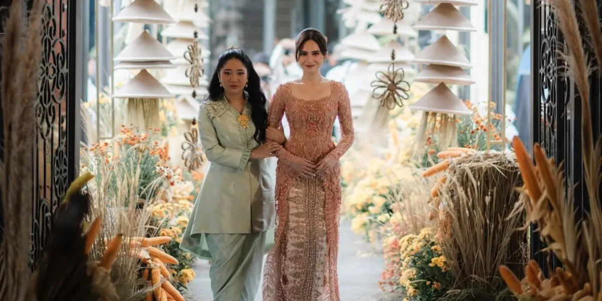 Moments of Syifa Hadju Entering the Engagement Venue, All Eyes on Her