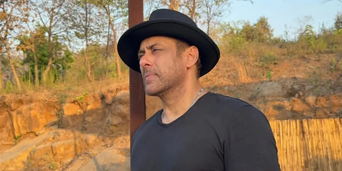 Followed by Paparazzi to the Hospital, Salman Khan is Furious