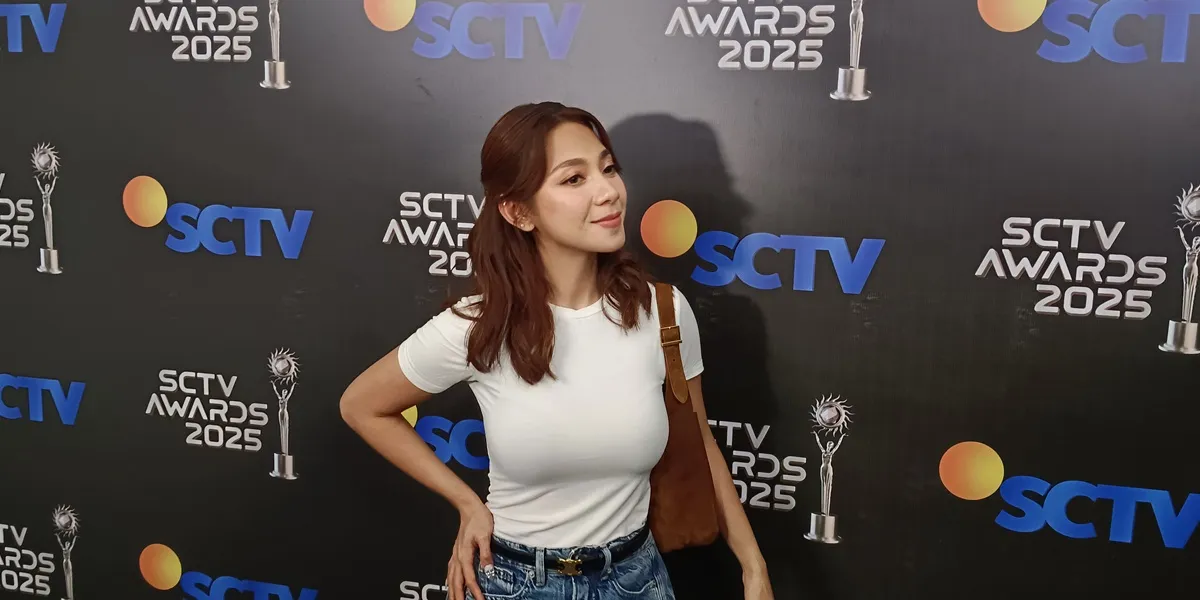 Dinda Kirana Sings with Adrian Khalif at the SCTV Awards, Admits to Being Nervous Until Intense Rehearsals