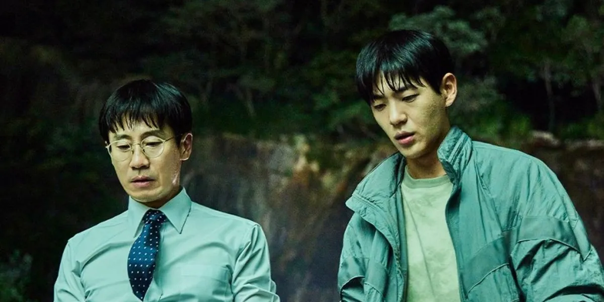 Korean Drama about Gangsters Who Must Escape from Enemy Attacks to Survive