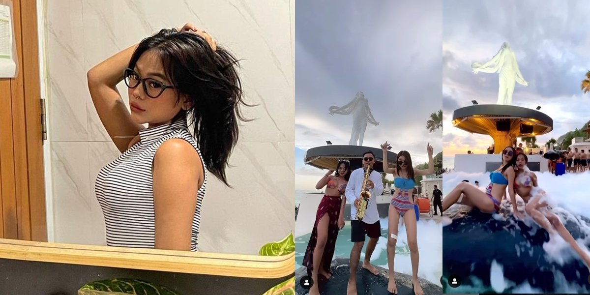 Formerly Bullied, 8 Latest Photos of Cimoy Montok on Vacation in Bali - Showing Off Her Sexy Body Goals in Bikini While Bathing in Foam