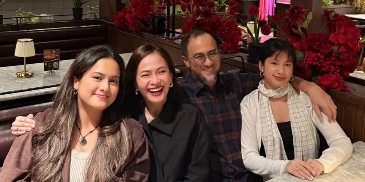 Ersa Mayori Family Gathering Before Long-Distance Relationship with Her Child Who Will Continue Studying