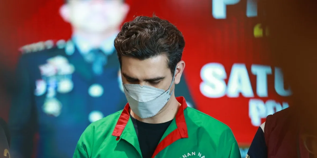 Fachri Albar Sentenced to Rehabilitation and Avoids Prison, Can Breathe Easy