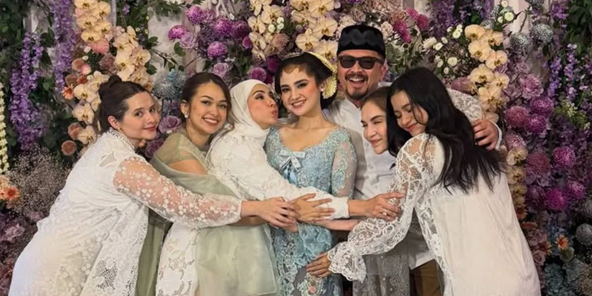 Ferry Maryadi Cries at the Wedding Ceremony of El Rumi - Syifa Hadju, Until His Child WhatsApped Him
