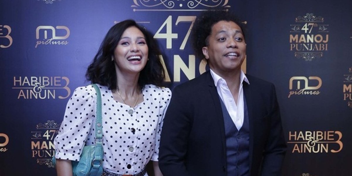 The Happiness of Indah Permatasari and Arie Kriting in Front of the Media, Making Everyone Smitten!