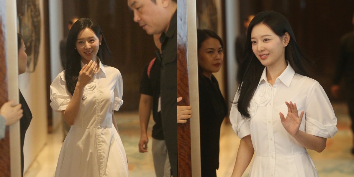 Moments of Kim Ji Won Entering the Press Conference Venue, So Beautiful It Makes Everyone Lose Focus