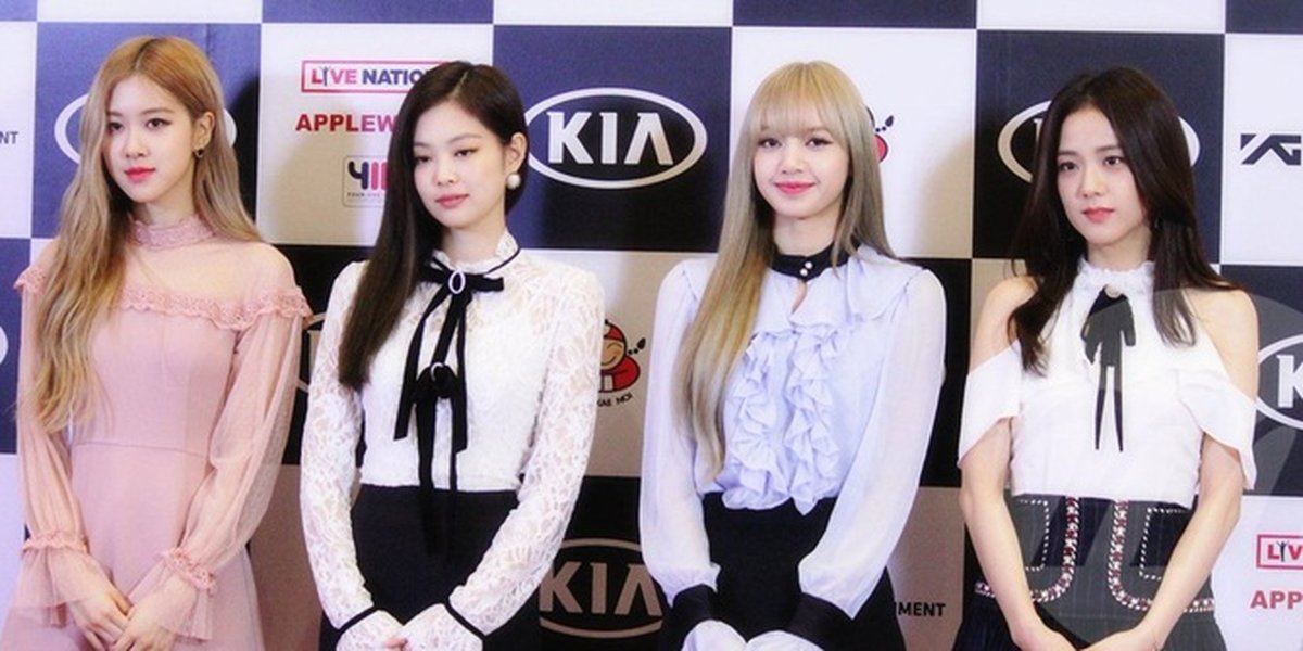 Beautiful & Cute BLACKPINK Fashion Photos at Press Conference in Thailand