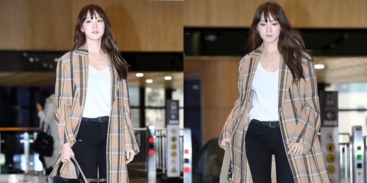 FOTO Fashion Lee Sung Kyung Heading to Japan to Attend 2018 MAMA