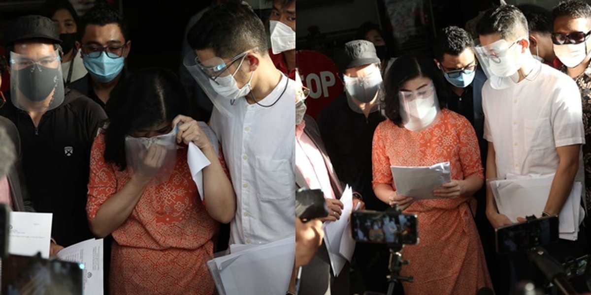 Photos of Desiree Tarigan Report Hotma Sitompul to the Police, Crying in Front of the Media Accompanied by Her Children