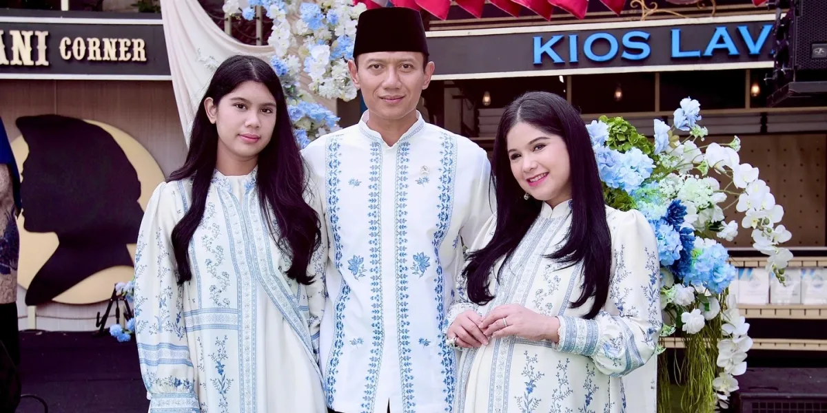 Lebaran Photo of Annisa Pohan, Beautiful Pregnant Woman with a Growing Baby Bump