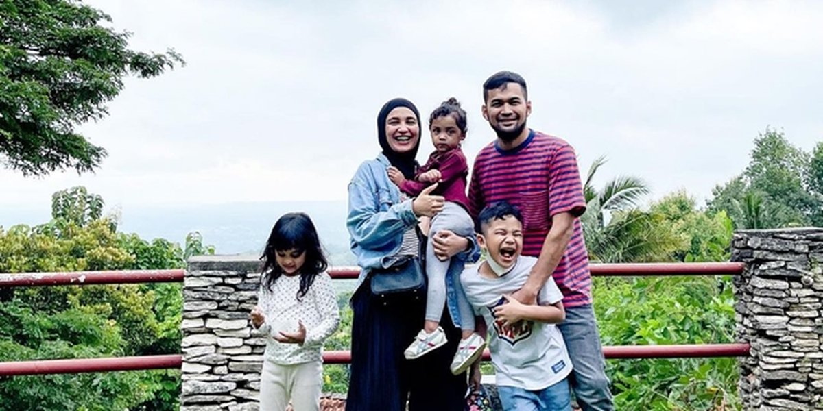 PHOTO Shireen Sungkar - Teuku Wisnu's Vacation in Magelang, Enjoying Playing in the Rice Field - Luxury Resort