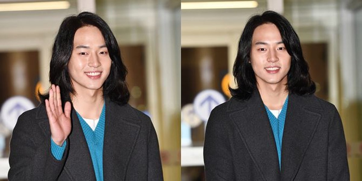 Foto of Yang Se Jong at the Airport Heading to Hawaii, His Long Hair Draws Attention