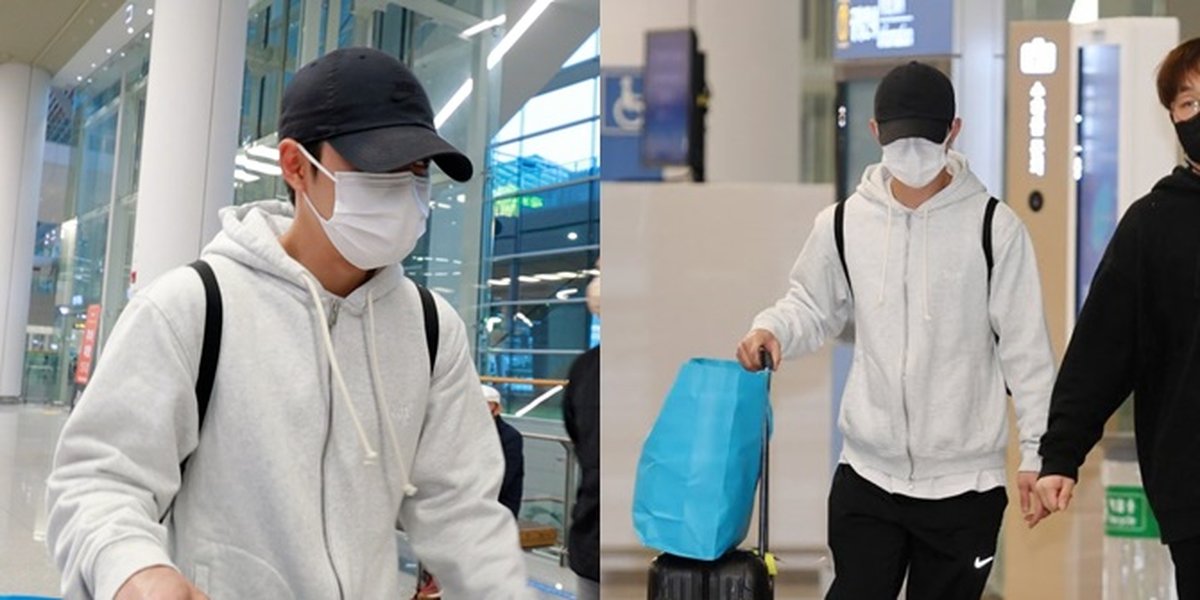 Photos of D.O. EXO Arriving from Hawaii, Failed to Keep It a Secret Because Reporters Waiting for Jennie BLACKPINK at the Airport Found Out