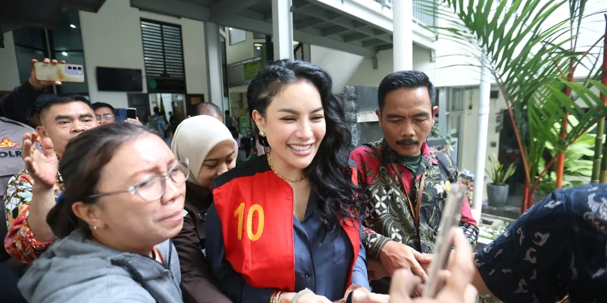 Facing the Verdict Hearing, Nikita Mirzani Claims to be Happy, Happy, Happy