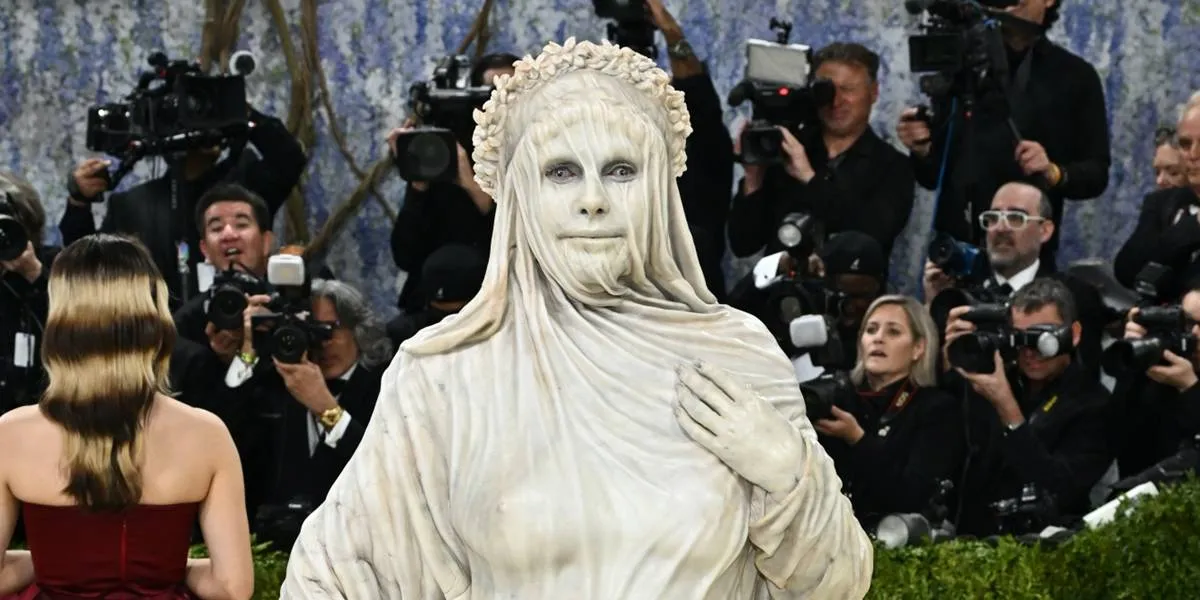 Heidi Klum Becomes the Center of Attention at Met Gala 2026, Appearing Like a Living Work of Art