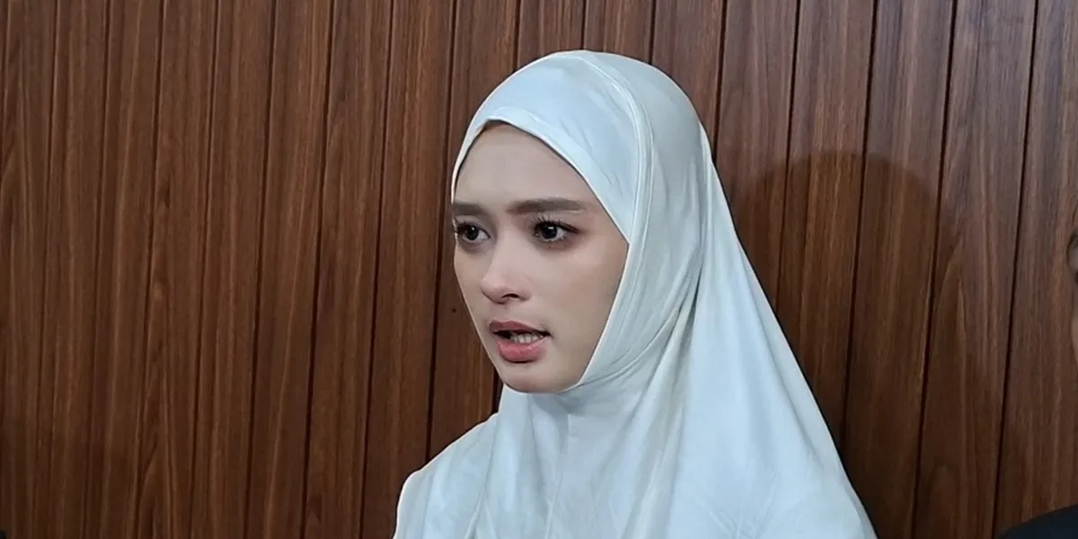 Inara Rusli Claims Umrah Outfit with Insanul Fahmi is Not a Couple, Denies Netizen Accusations
