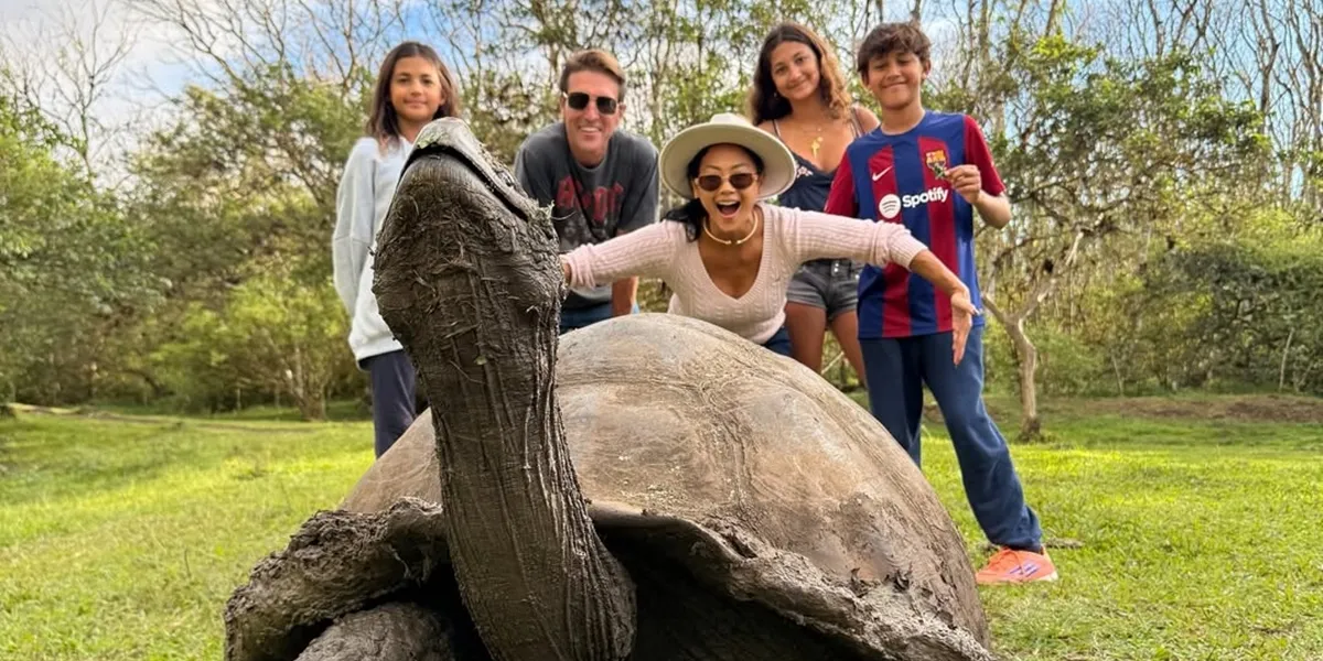 Indah Kalalo Takes Her Family on Vacation to Galapagos, See the Giant Tortoises