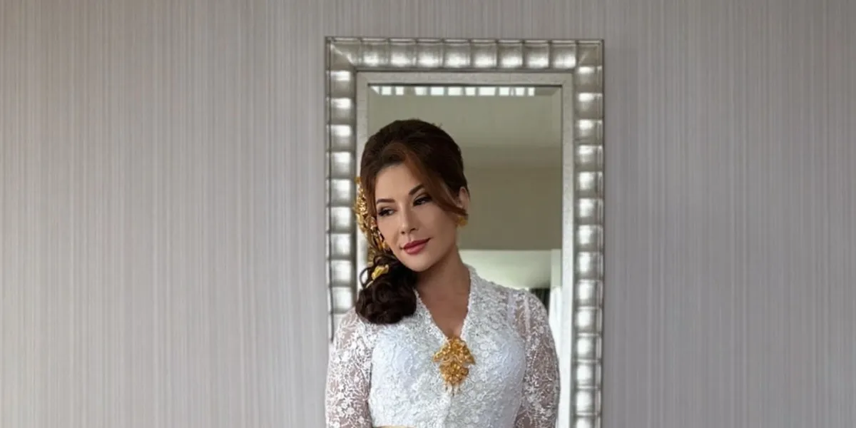 This is the Reason Tamara Bleszynski Chose to Wear Balinese Traditional Clothes at Teuku Rassya's Engagement