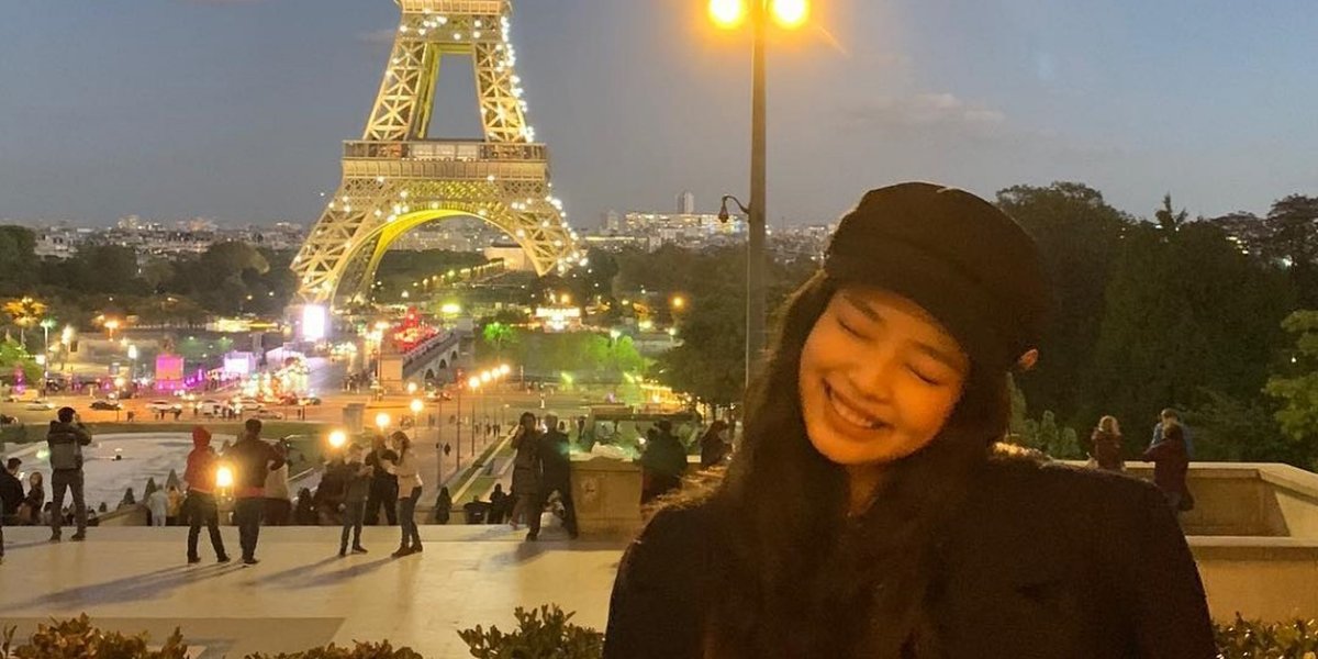 Sneak Peek at Various Portraits of Jennie Kim with the Eiffel Tower, Two Equally Beautiful Objects!