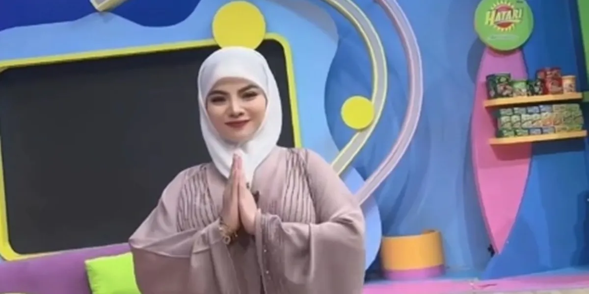 Just for Fun, Dinar Candy Ends Up Making a Mosque Caretaker Come Down from the Mountain