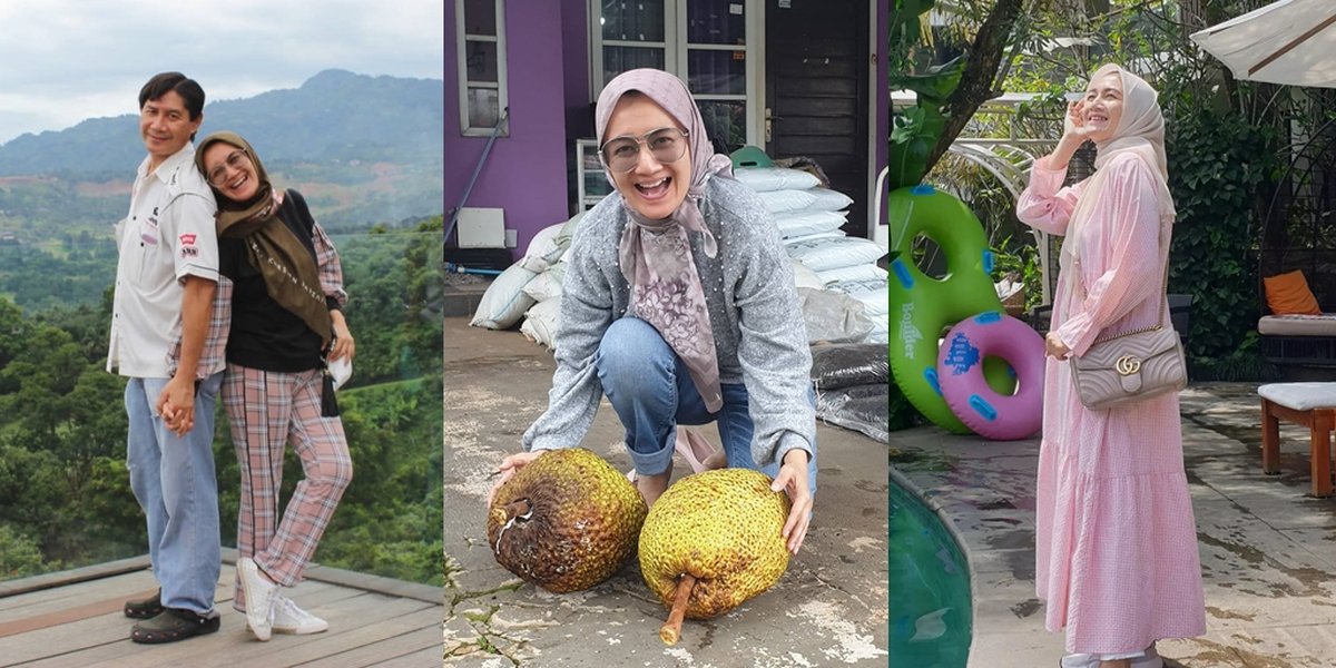 Doctor's Wife, 11 Latest Photos of Nini Carlina, a Dangdut Singer who still looks Beautiful & Forever Young - Becoming a Qori'ah at Several Events