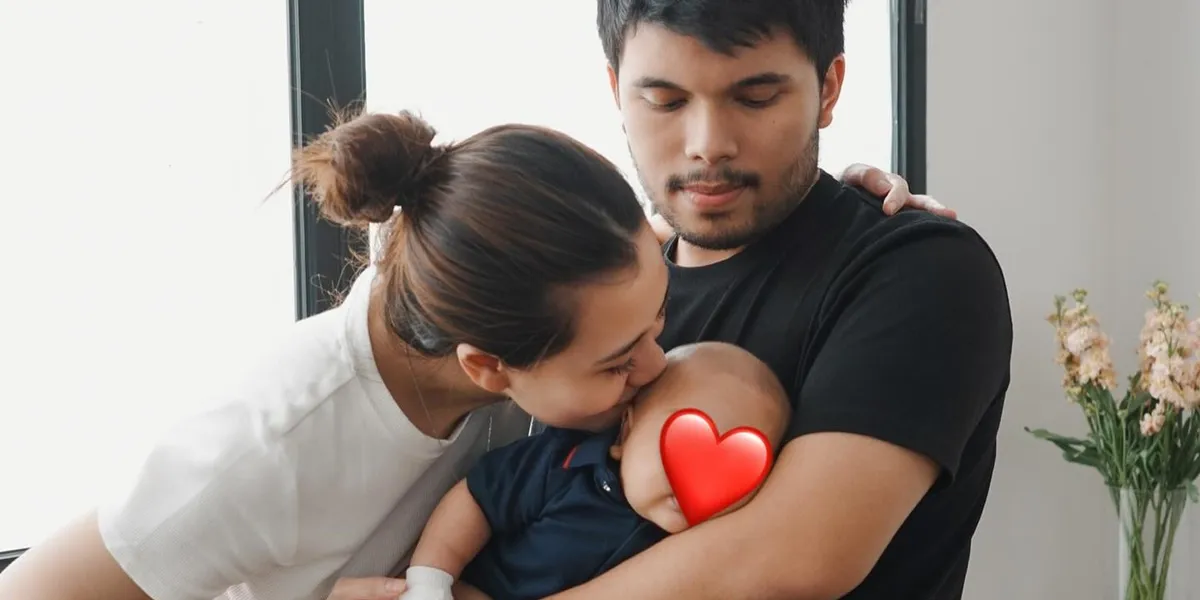As Parents, Here Are 7 Photos of Aaliyah Massaid and Thariq Halilintar Caring for Baby Arash