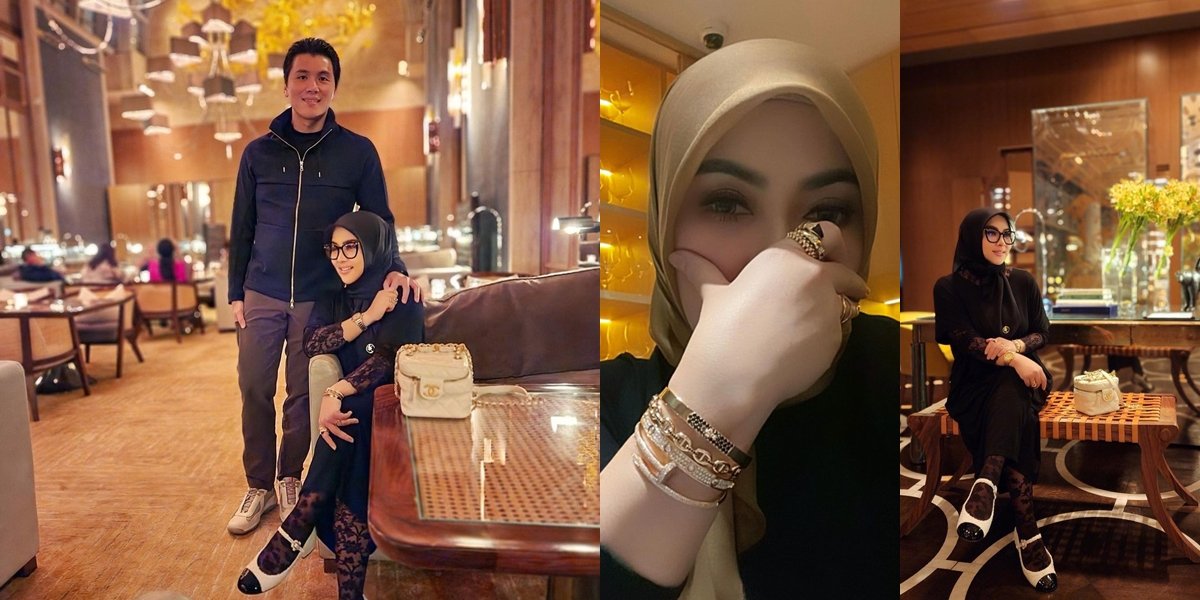 Spending Ramadan in Singapore, Syahrini Dresses Up to the Max for Dinner Out - Wearing Rows of Gold Jewelry