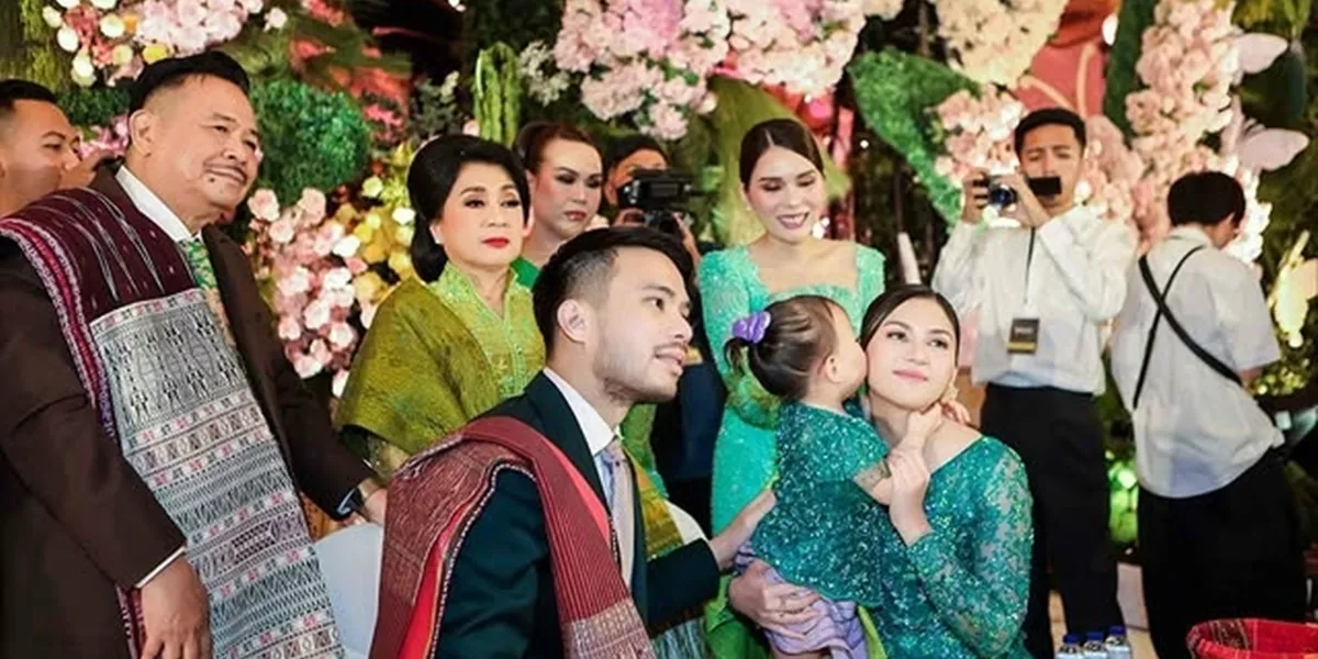 Jessica Mila Holds a Thanksgiving Party for Her First Child's Baptism, Luxurious with Batak Customs