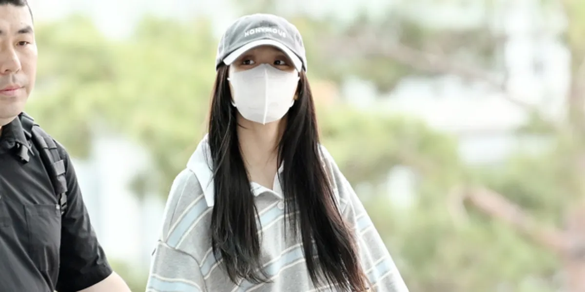 Jisoo BLACKPINK Flies to Paris Amid Family Controversy