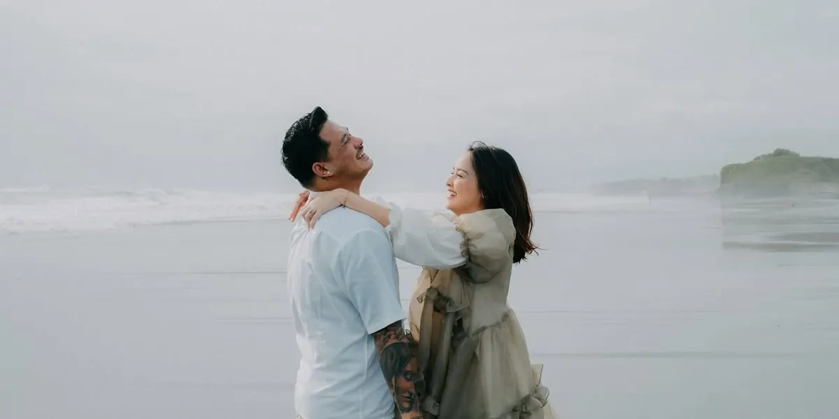 Joanna Alexandra Prewedding with Immanuel in Bali, Romantic