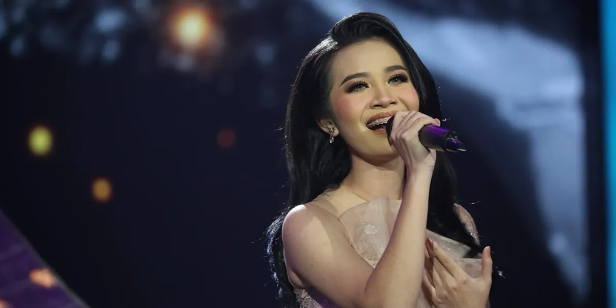 Champion of the Ambyar Indonesia Contest Jingga Vanessa Releases Single 'Kembang Sore', Ready to Make You Melancholic!