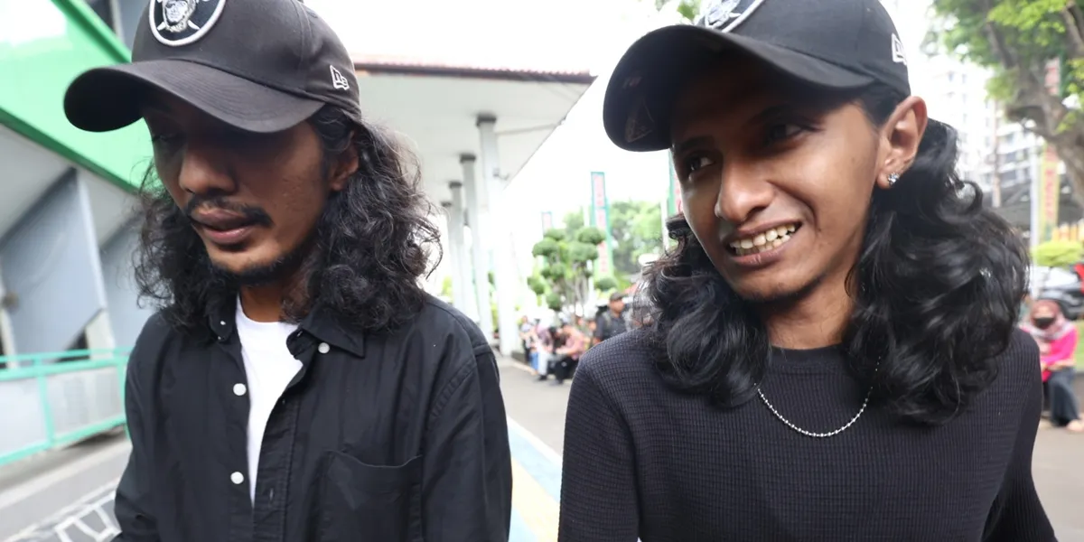 Brother Becomes Witness in the Case of Vadel Badjideh vs Nikita Mirzani, Tense Atmosphere