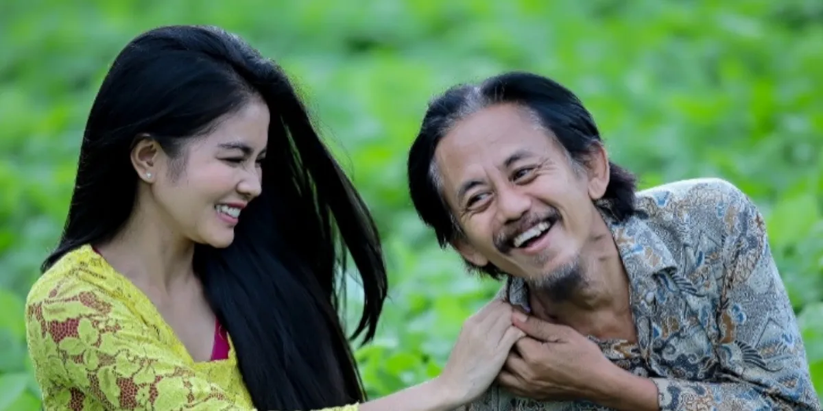 Karina Ranau Visits the Grave of Epy Kusnandar Ahead of Ramadan 2026, Takes Her Children Along