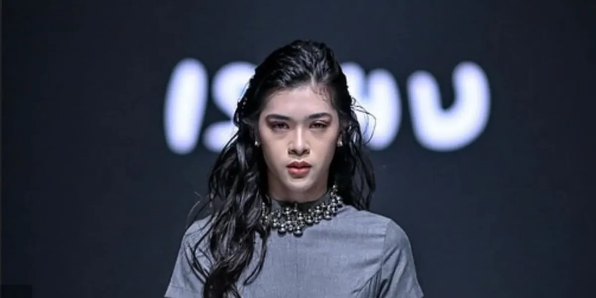 Kayra Miendra, the Daughter of Tora Sudiro & Mieke Amalia, Dazzles at JFW 2026, Body Less Fit!