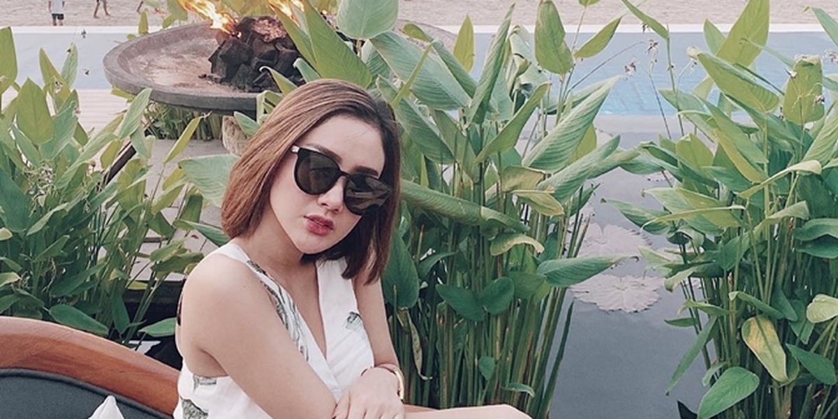 After Performing in Medan, Cita Citata Relaxes in the Island of Dewata